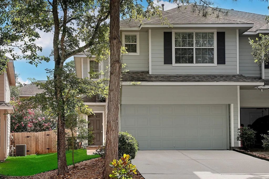 11 Scenic Brook Court, The Woodlands