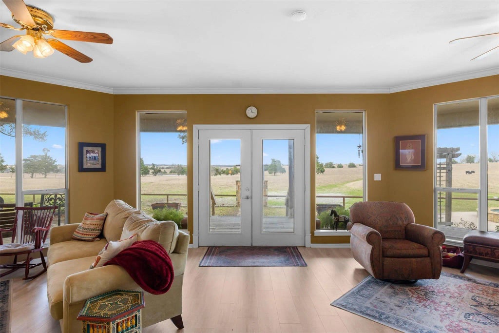 2346 Bruno Road, Schulenburg