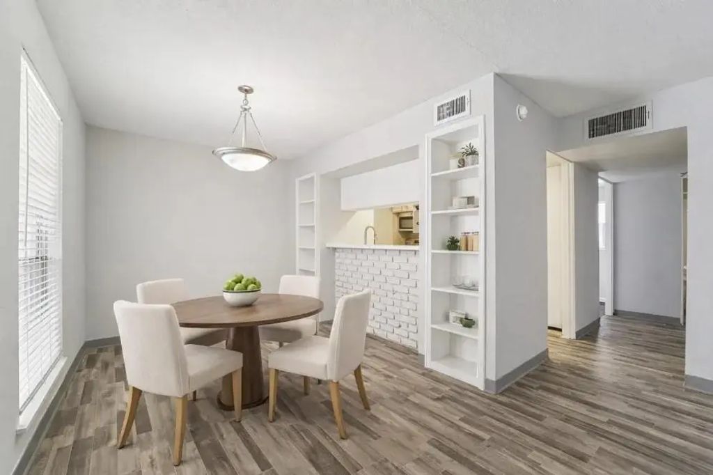 2815 Greenridge Drive 1-036, North Houston