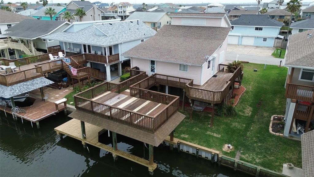 1031 Redfish Street, Bayou Vista