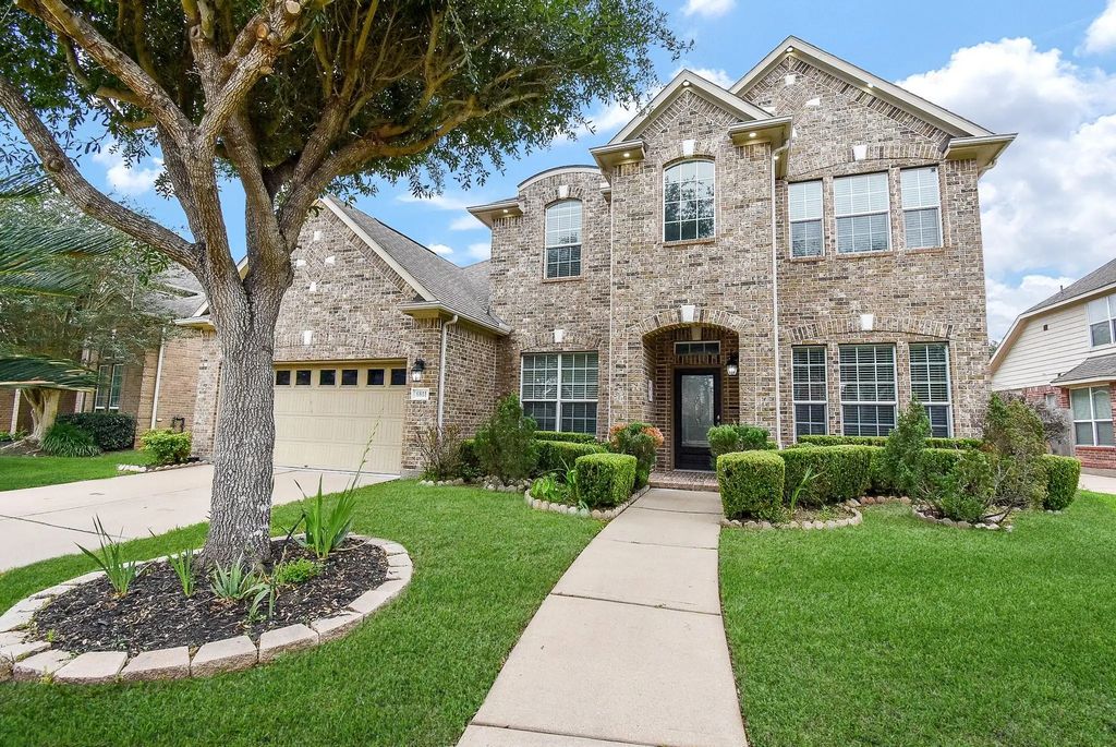 6811 Bannon Trail, Sugar Land