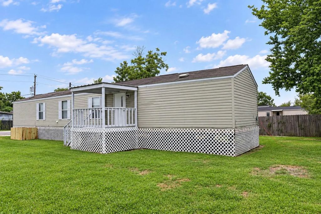 243 E Saint Charles 1 Drive, Crosby