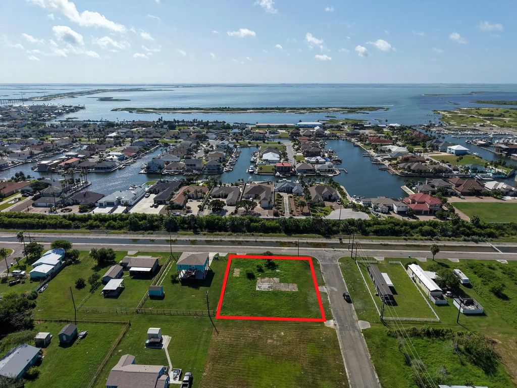 260 E Deberry Avenue, Aransas Pass