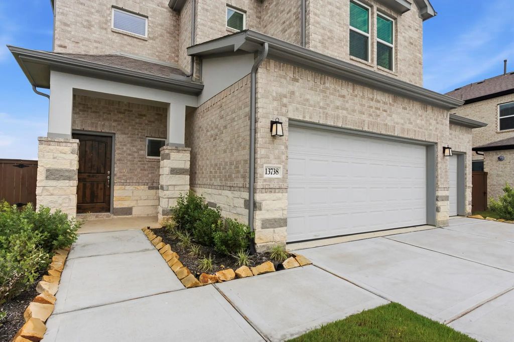 13738 Olympic River Lane, Iowa Colony