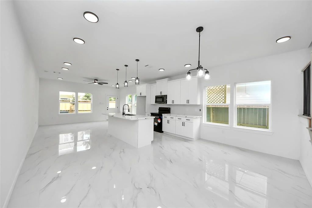 8023 Brandon Street, Houston