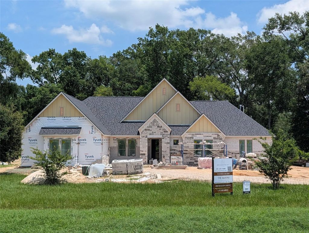 200 Seguin Drive, New Waverly