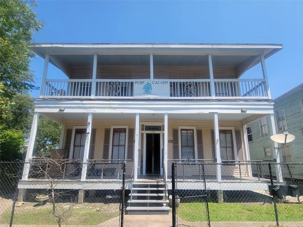 1910 Ursuline 4, Galveston