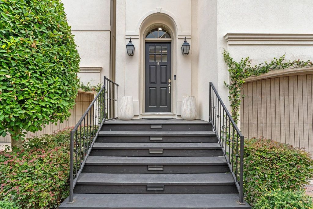 1337 W 24th Street, Houston