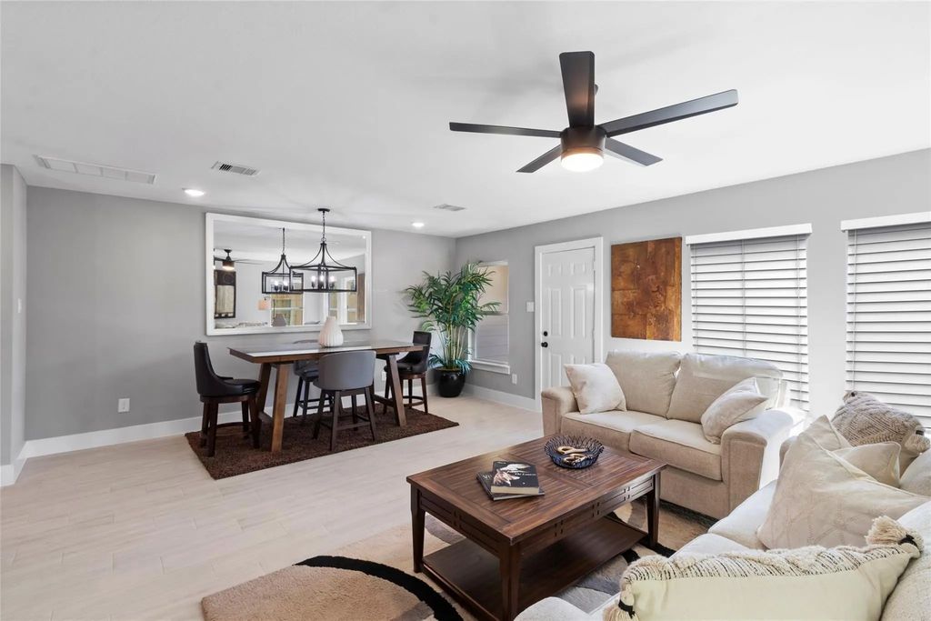 9946 Lanewell, Houston