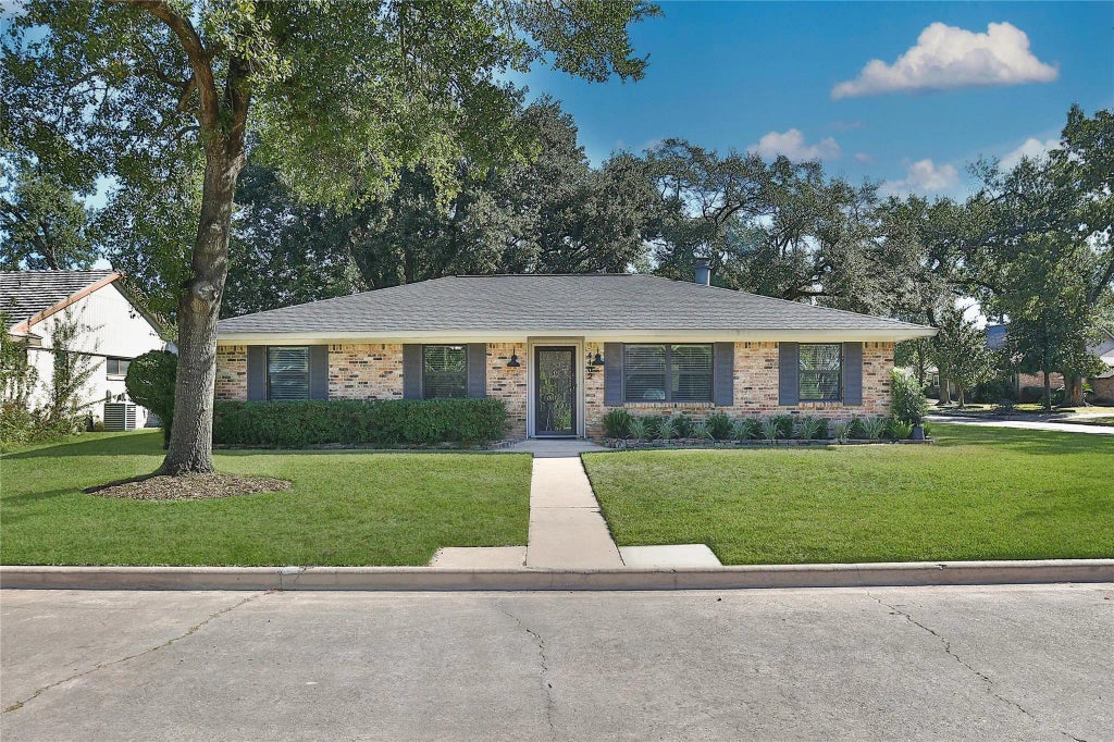 4402 Fallbrook Drive, Houston