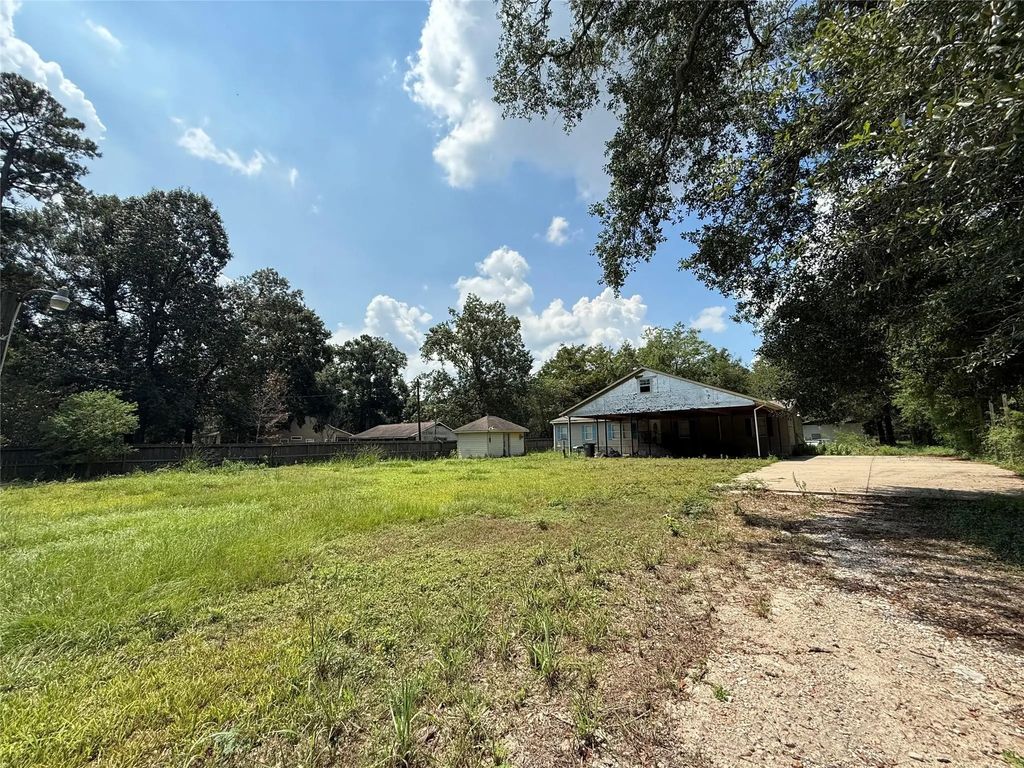 16550 Oakwood Drive, Splendora