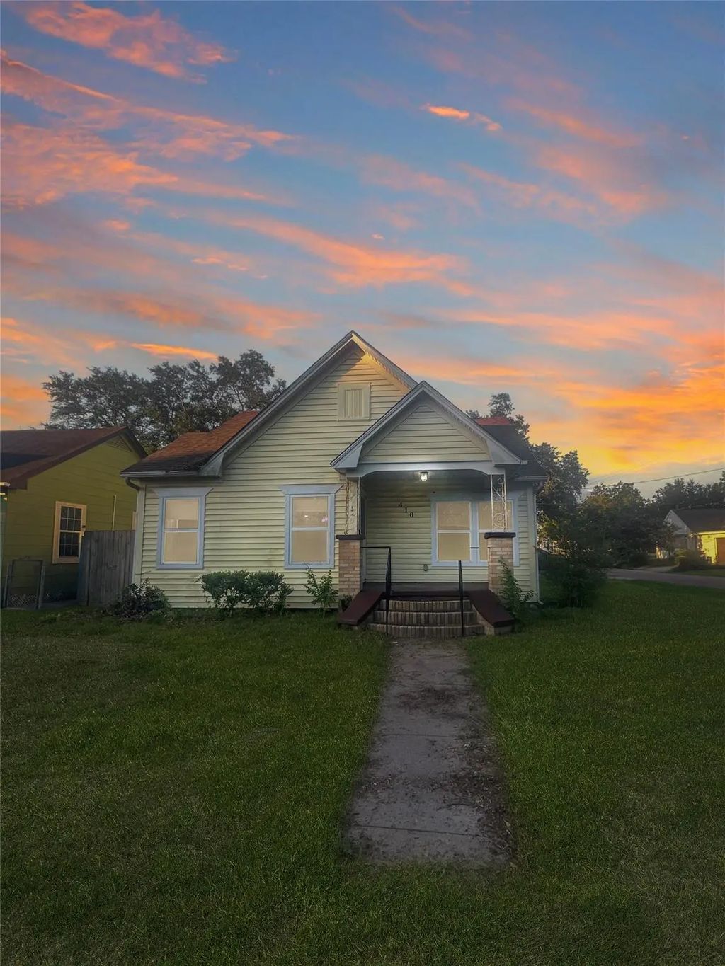 410 E Humble Street, Baytown