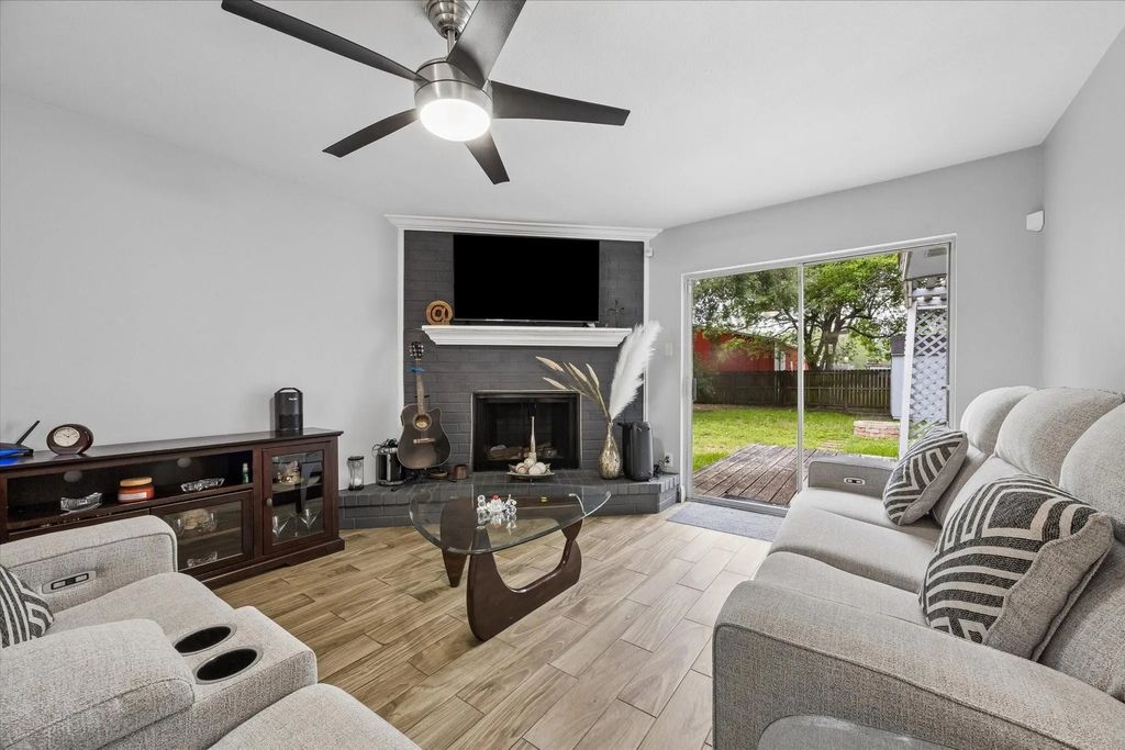 2907 Arkansas Avenue, Dickinson