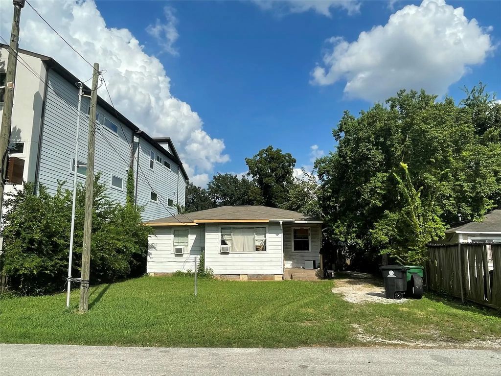 3718 Robertson Street, Houston