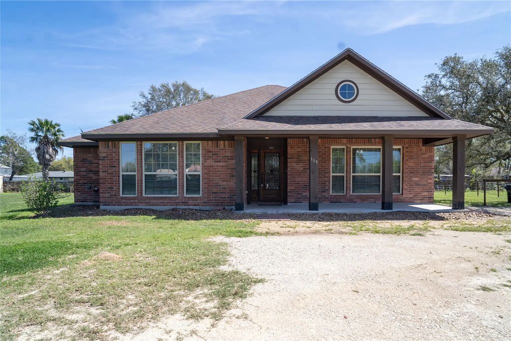 119 Hackberry Street, Louise