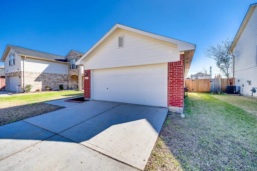 5611 Tidewater Drive, Houston