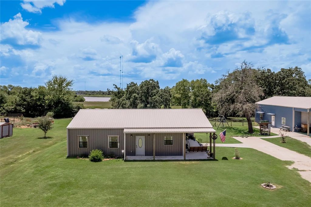 1014 N Shipp Street, Madisonville