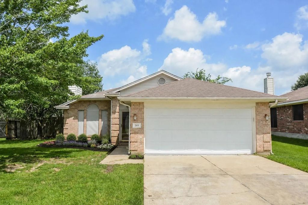 203 Cool Cove, Montgomery