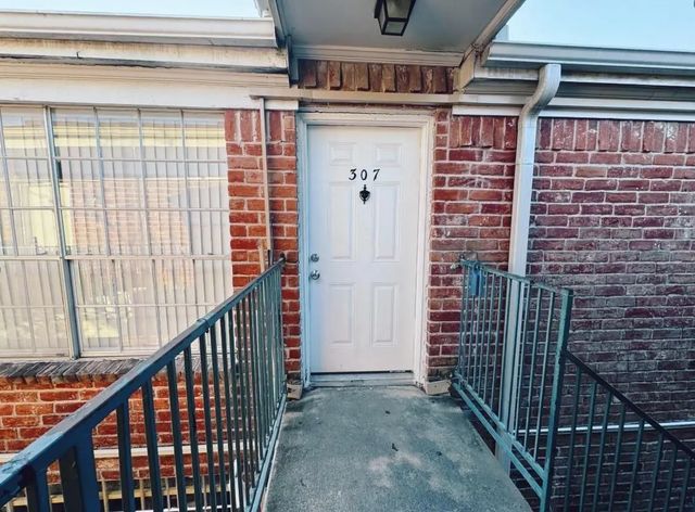 9201 Clarewood Drive 307, Houston