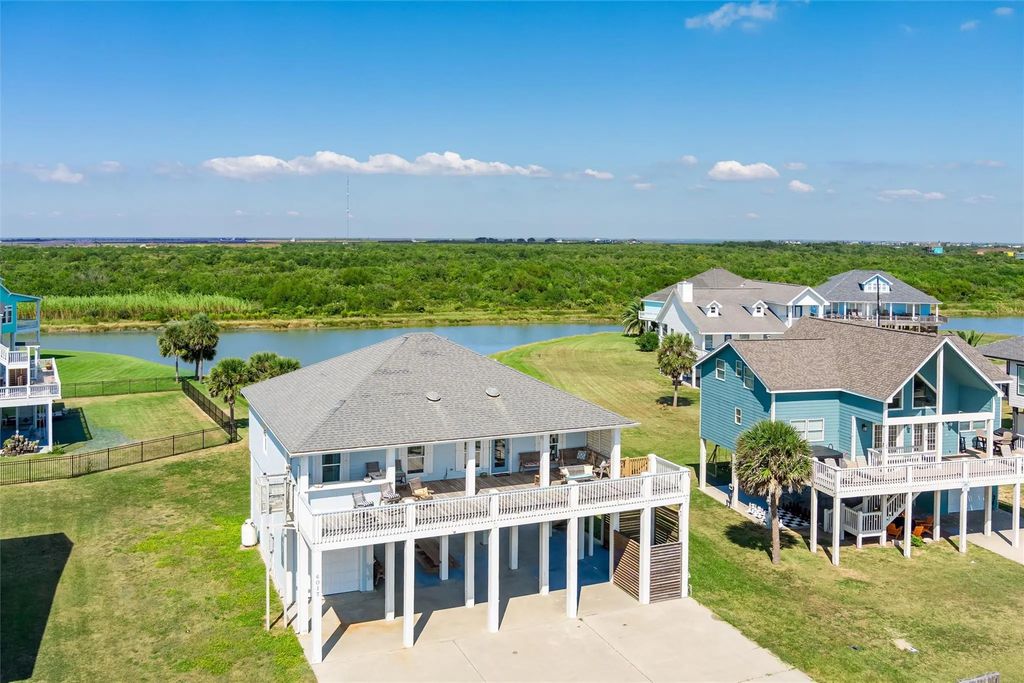4017 Biscayne Beach Road, Port Bolivar