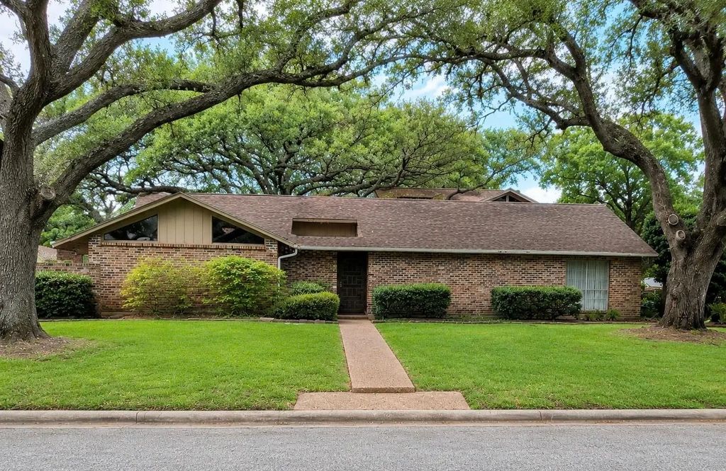2721 Oak Drive, Bay City