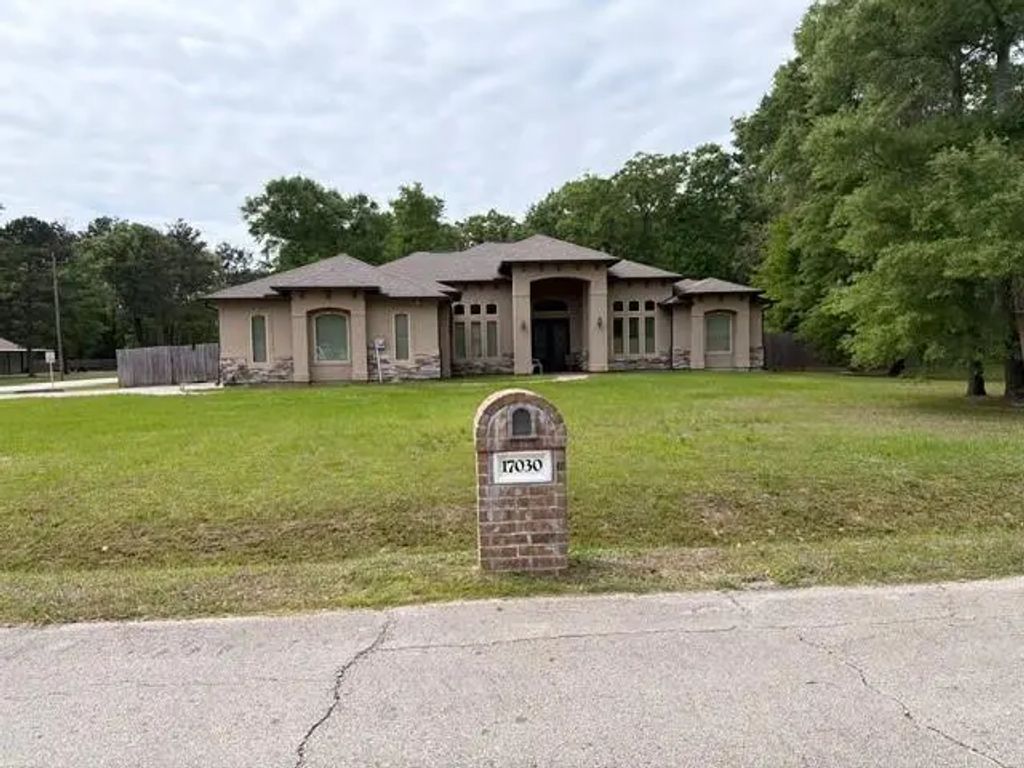 17030 N Mesa Drive, Splendora