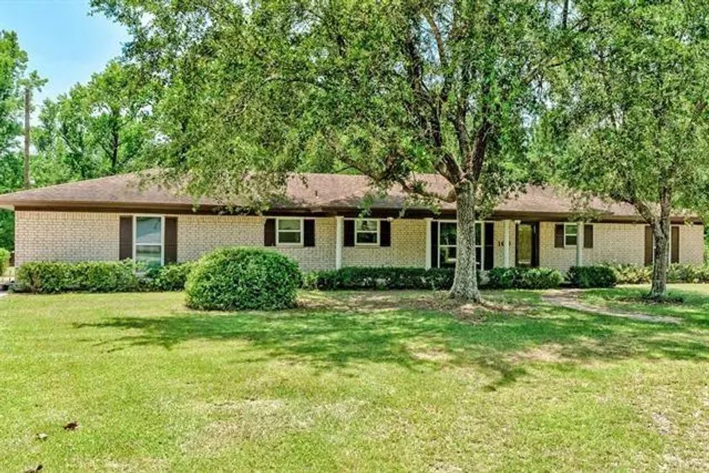 160 Linda Lane, Lumberton