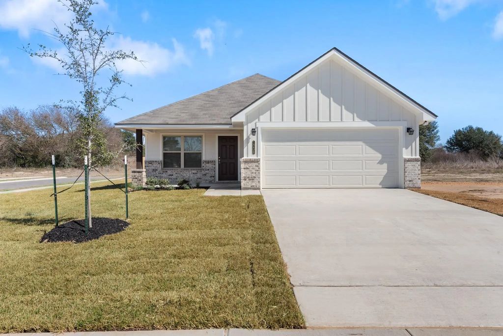 1236 High Street, Navasota