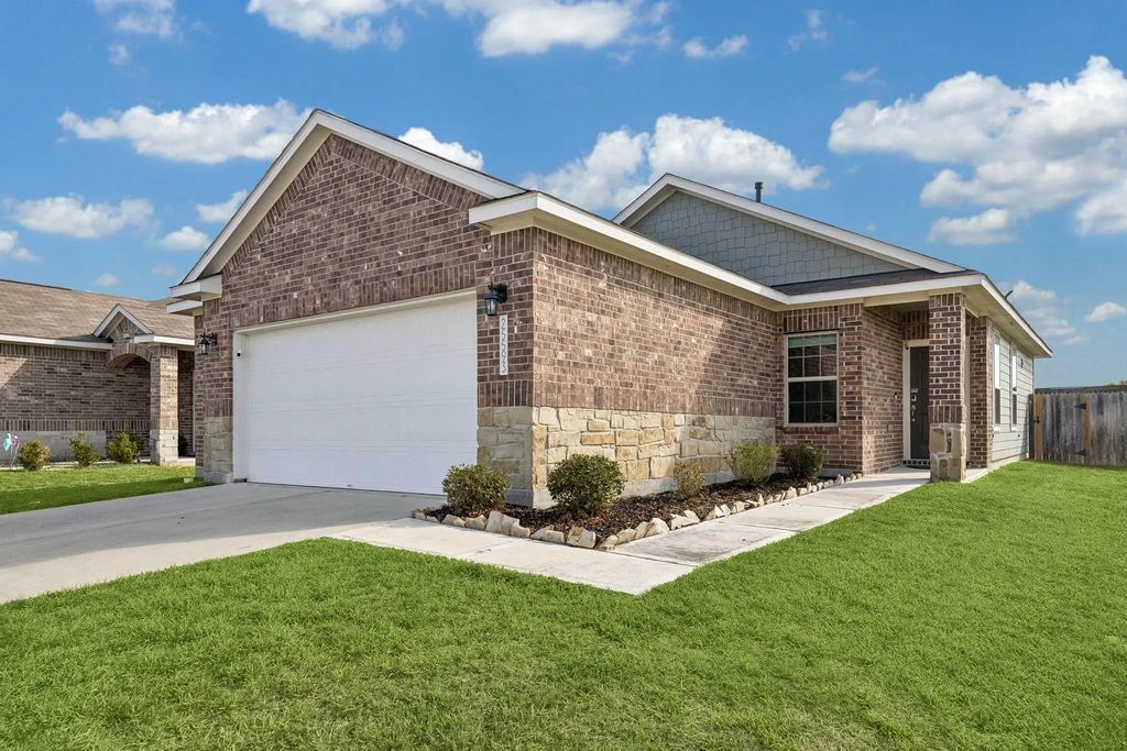 25593 Northpark Spruce Drive, Porter
