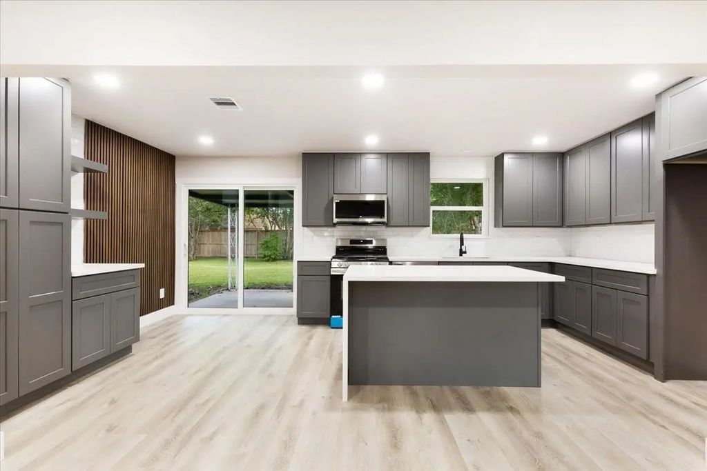 3414 Trelawney Drive, Pearland