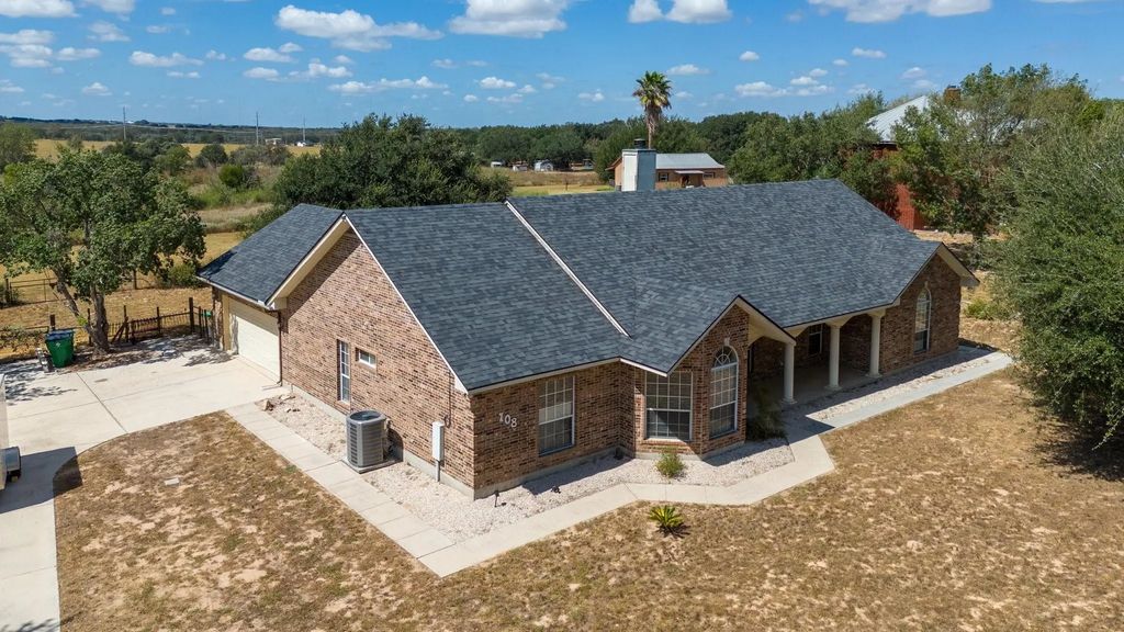 108 Deer Ridge Drive, La Vernia