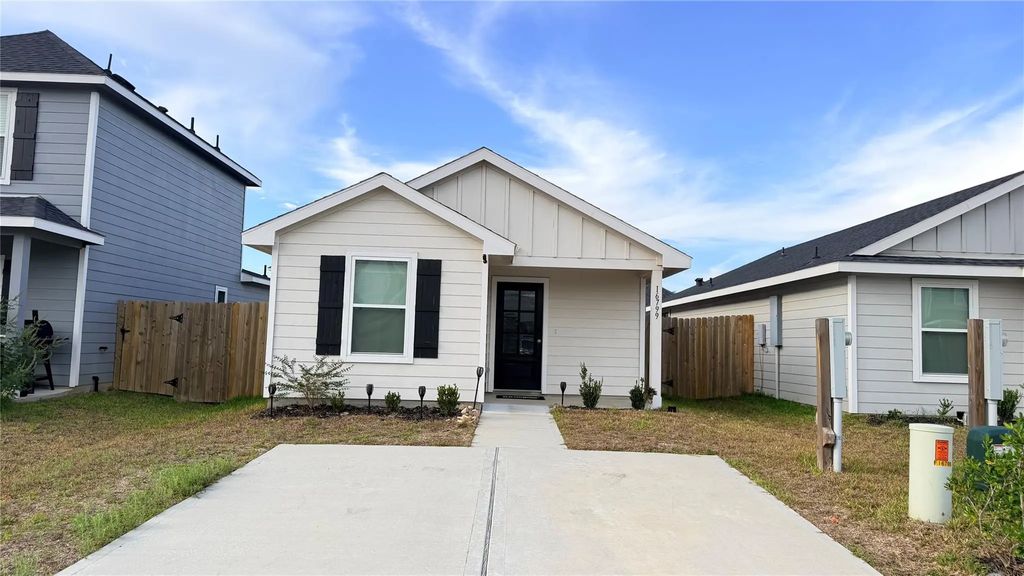 16799 N Marie Village Drive, Conroe