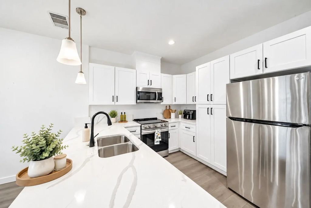 4011 King Street, Houston
