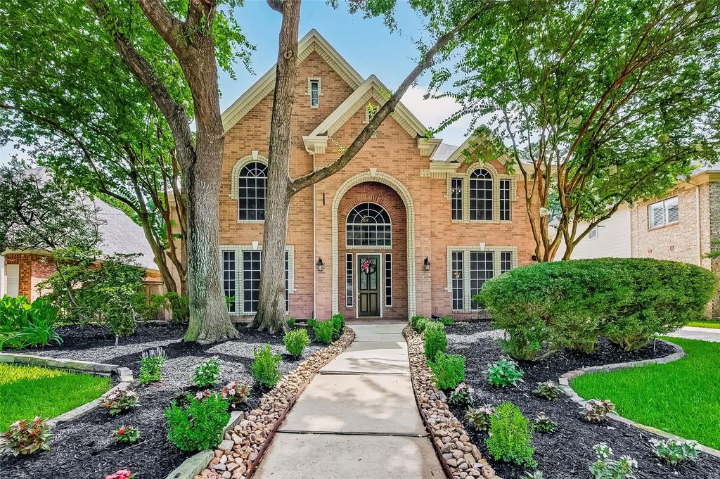 9614 Woodcliff Lake Drive, Spring