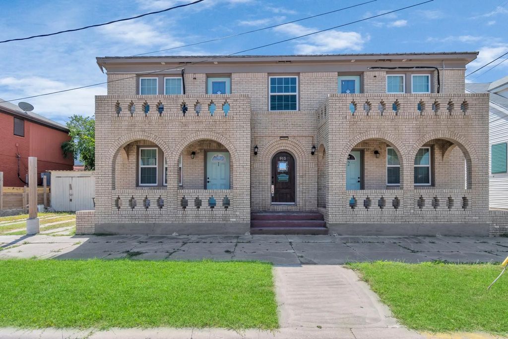 915 8th Street, Galveston