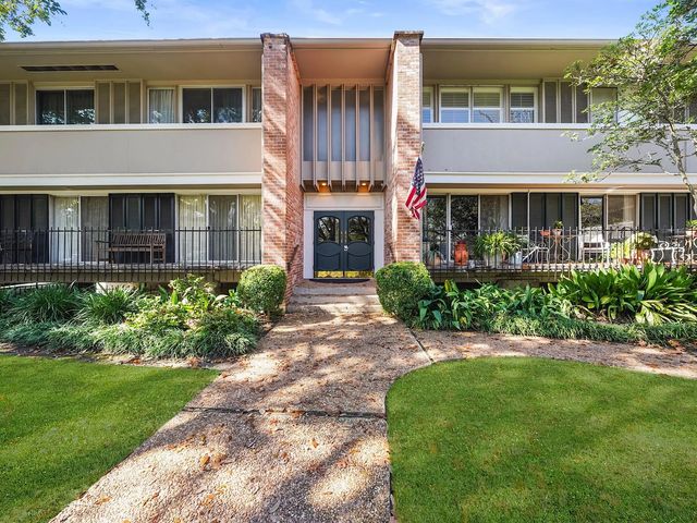 656 S Ripple Creek Drive 656, Houston