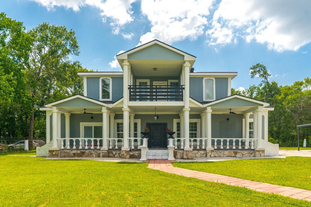 17128 Spindle Oaks Drive, Conroe