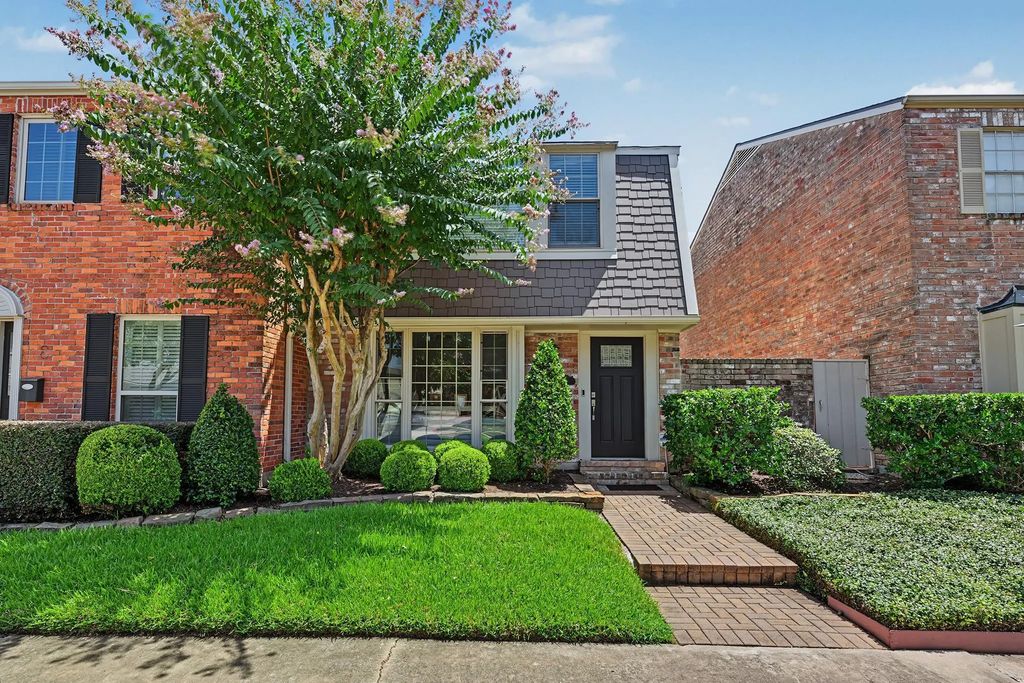 5879 Valley Forge Drive 107, Houston