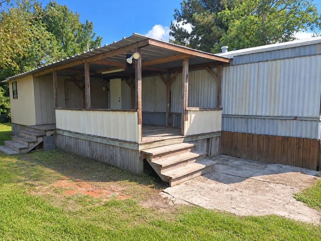1308 County Road 159, Alvin