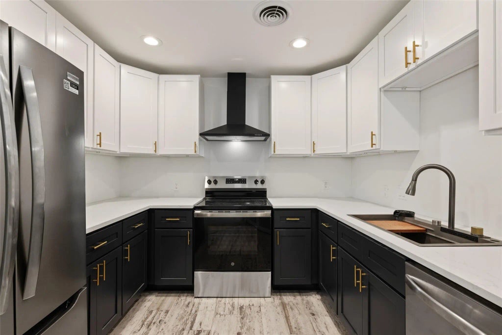 909 Silber Road 11, Houston