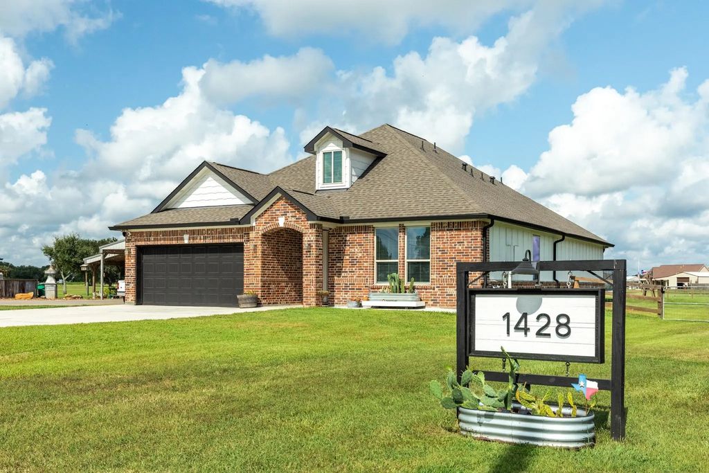 1428 Palomino Trail, Angleton