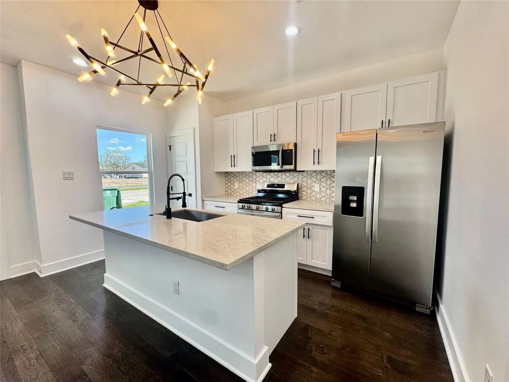 6821 Liverpool Street, Houston