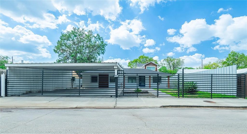 6414 Crestridge Street, Houston