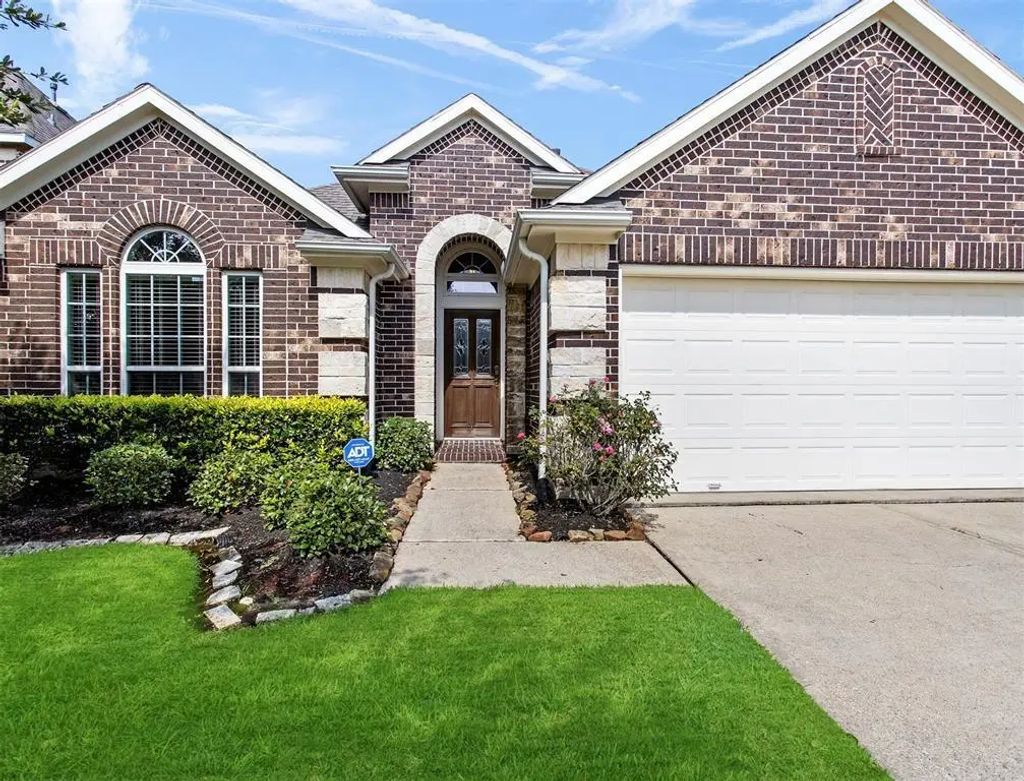 8319 Montego Bay Drive, Baytown