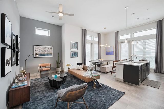 160 Birdsall Street 1117, Houston