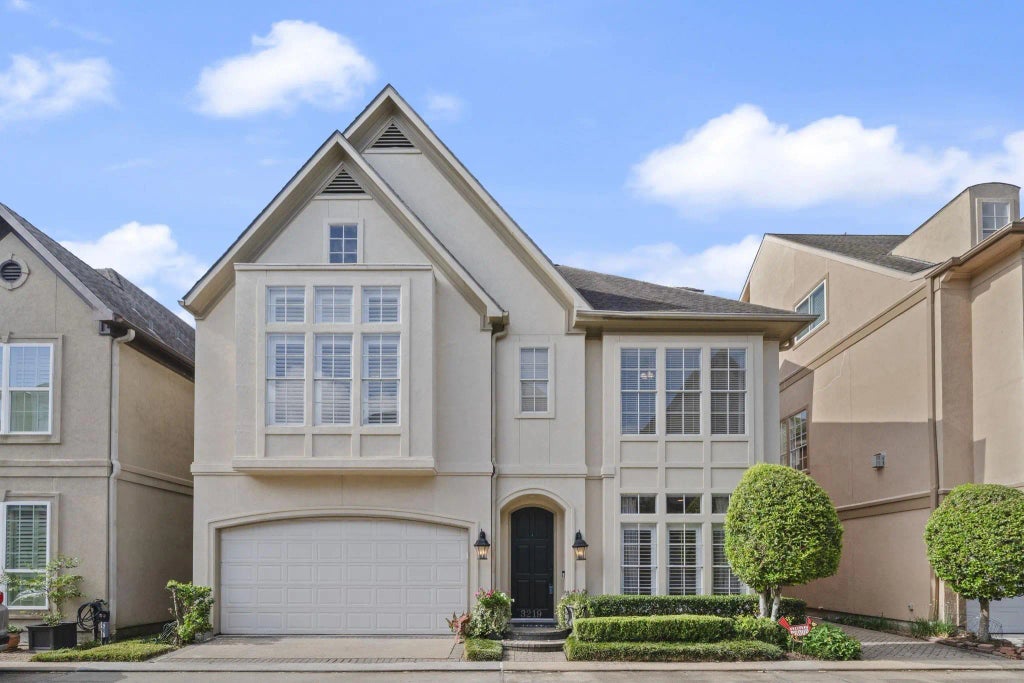 3219 N Pemberton Circle Drive, Houston