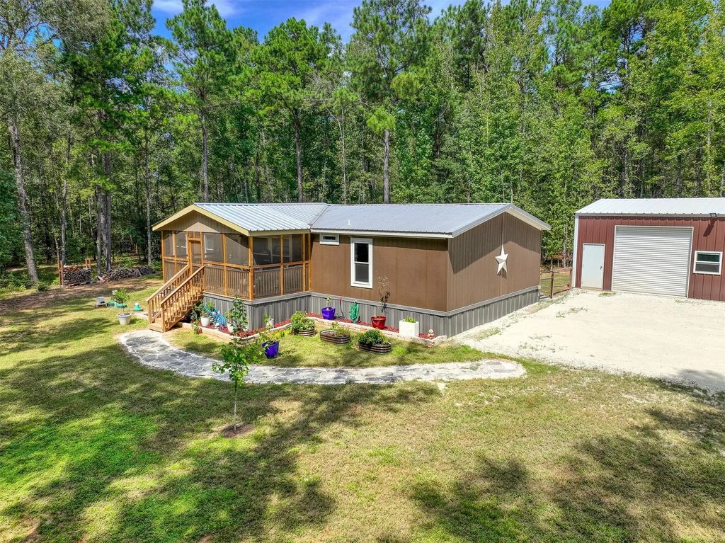 525 County Road 1170, Kennard