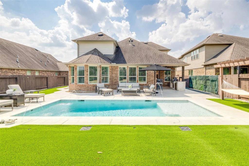 9906 White Oak Lane, Brookshire