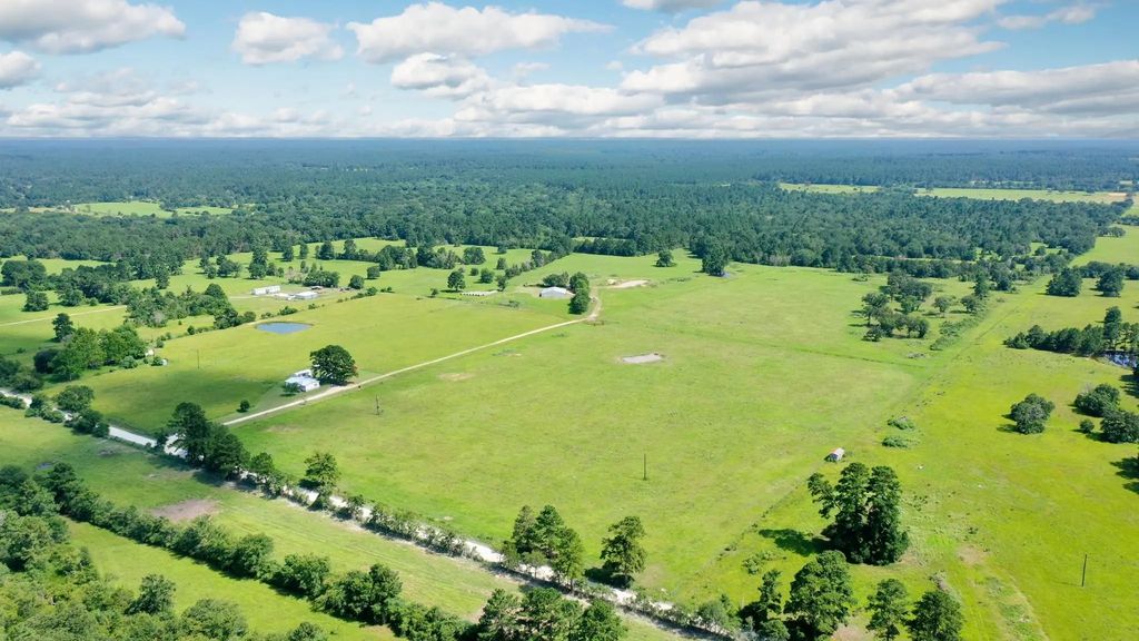 6464 County Road 146, Bedias
