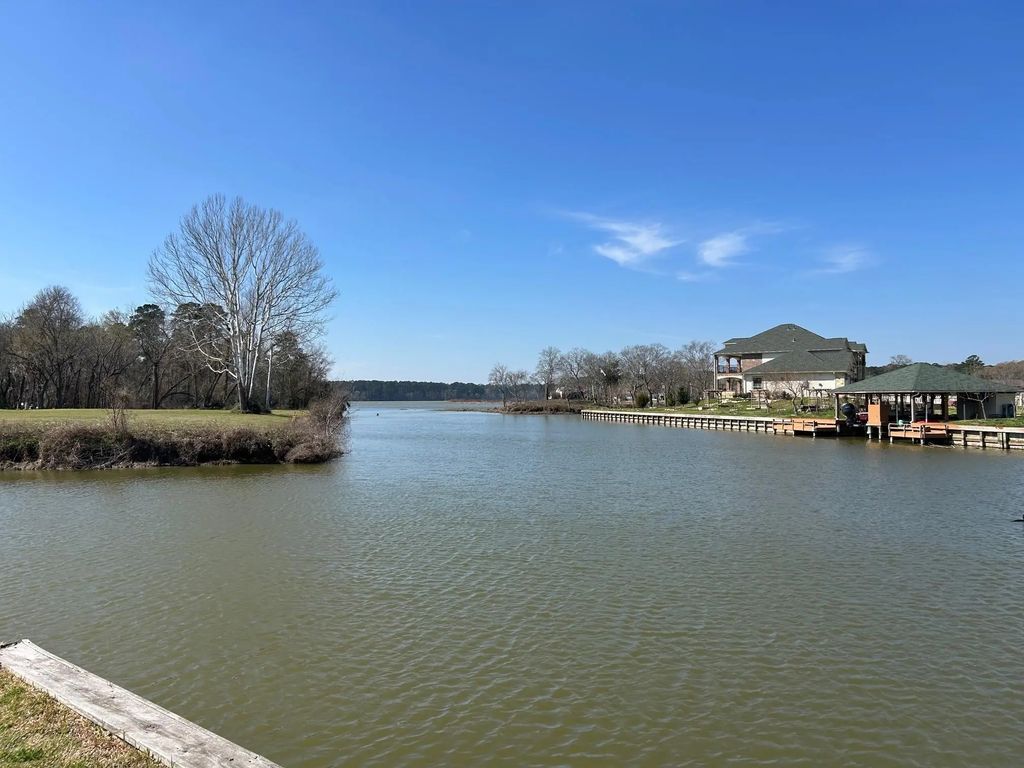 7 Wildwood Lake Drive, Huntsville